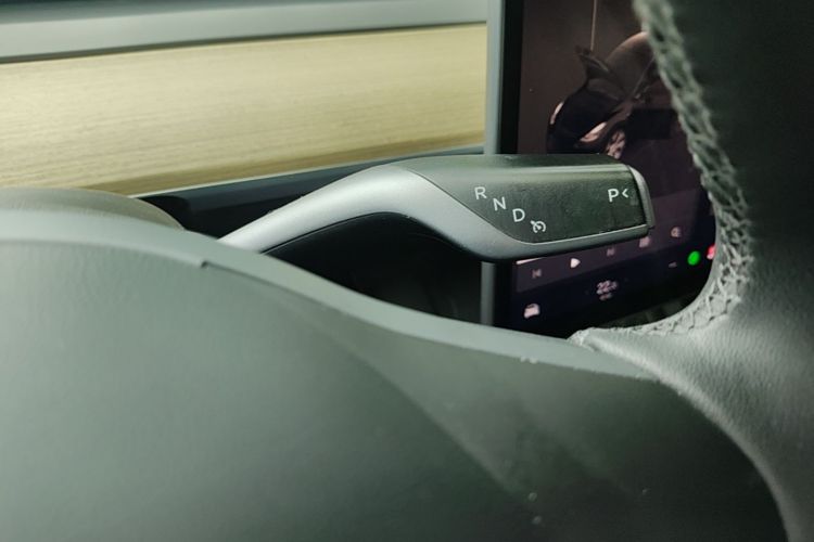 Tesla Model Y 2023 #14 Tesla Model Y 2023 car image #14