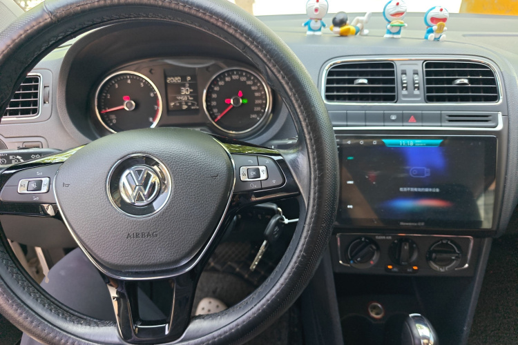 Volkswagen Polo 2017 car image #10