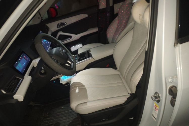 BYD YuanUP 2025 #19 BYD YuanUP 2025 car image #19