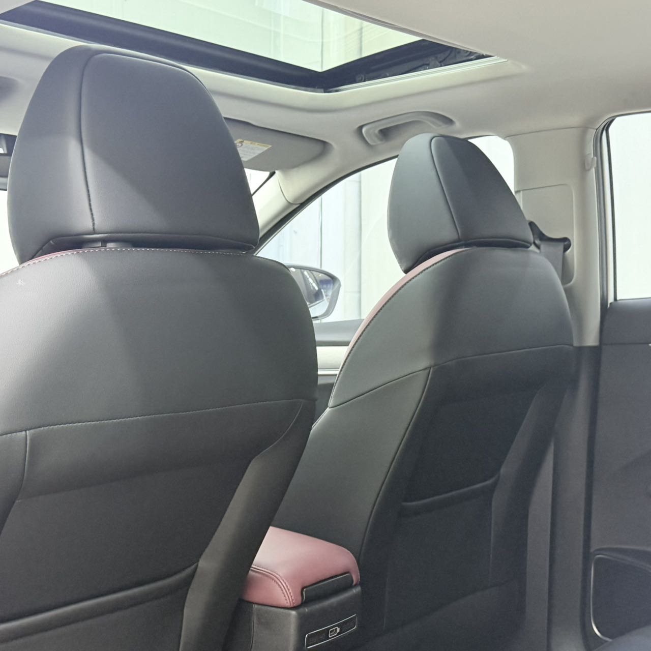 GEELY Coolray 2023 car image #8