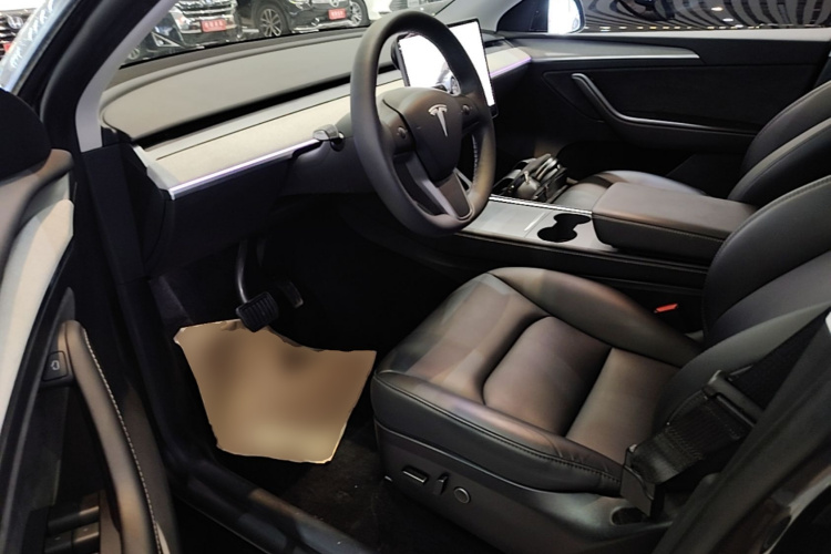 Tesla Model Y 2024 #16 Tesla Model Y 2024 car image #16