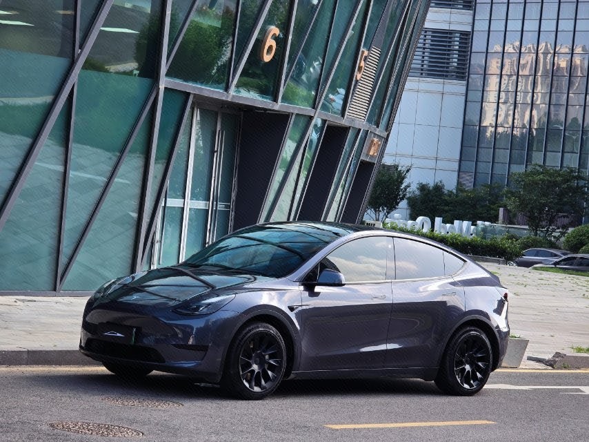 Tesla Model Y 2022 Tesla Model Y 2022 car image