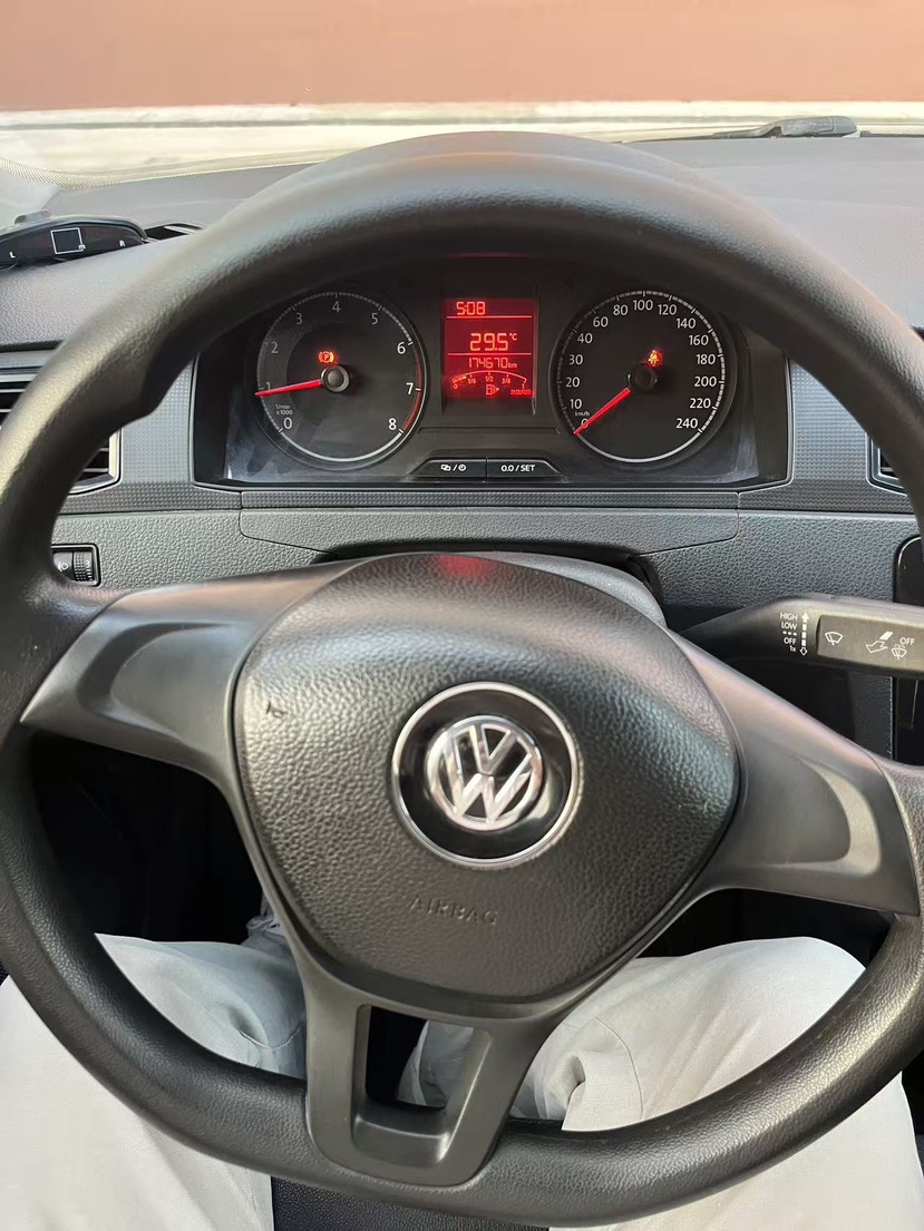 Volkswagen Santana 2016 imagen de coche #9