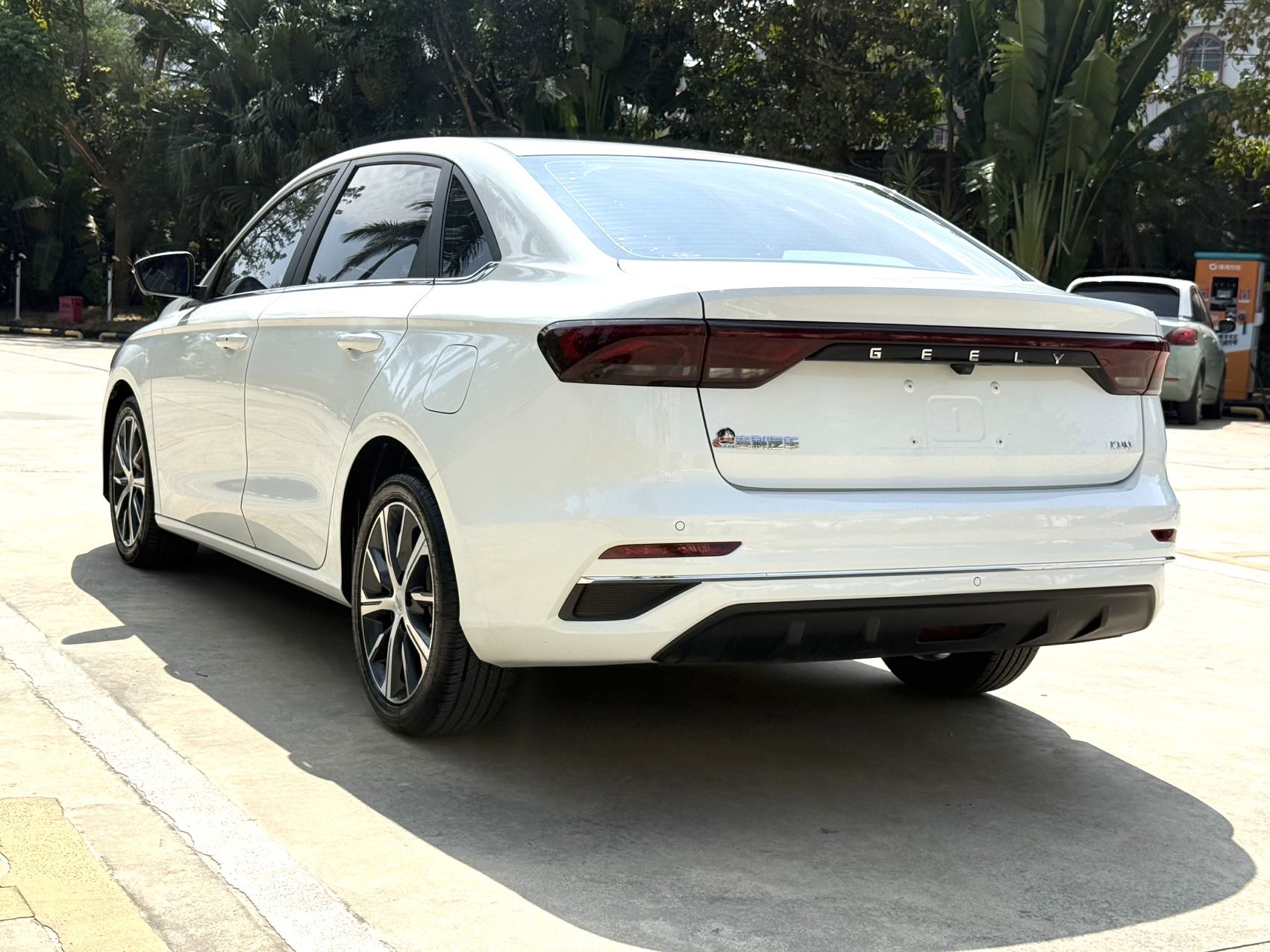 GEELY Emgrand 2023 #5 GEELY Emgrand 2023 car image #5