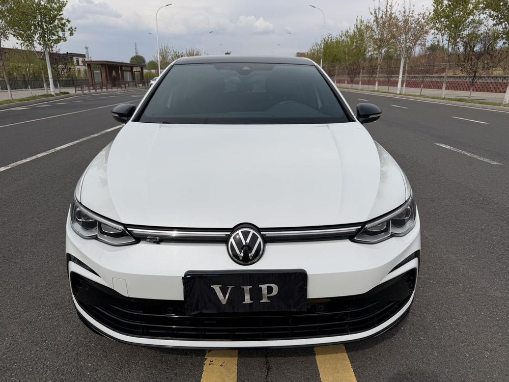 Volkswagen Golf 2022 car image #2