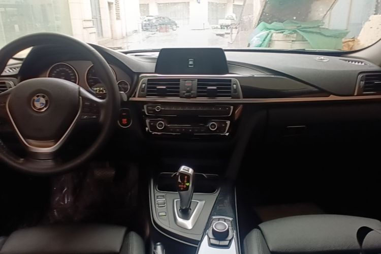 BMW 3 Series 2018 #13 BMW 3 Series 2018 car image #13