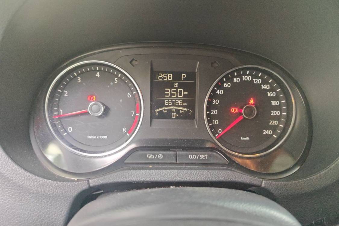 Volkswagen Polo 2014 car image #26