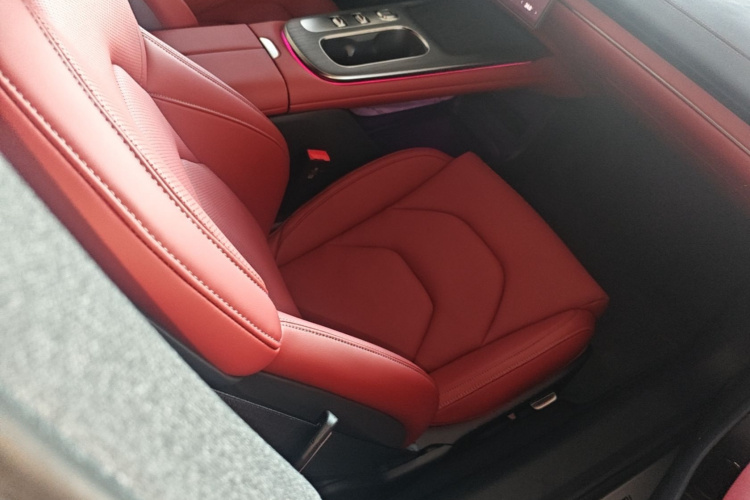 MI SU7 2025 car image #24