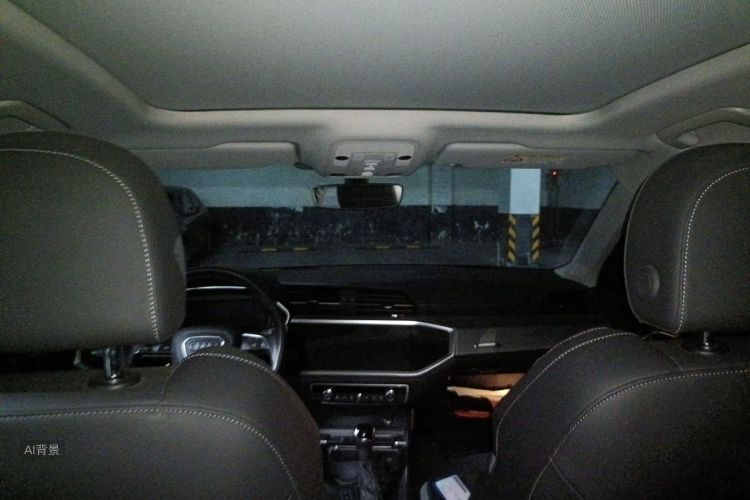 Audi Q3 2020 car image #20
