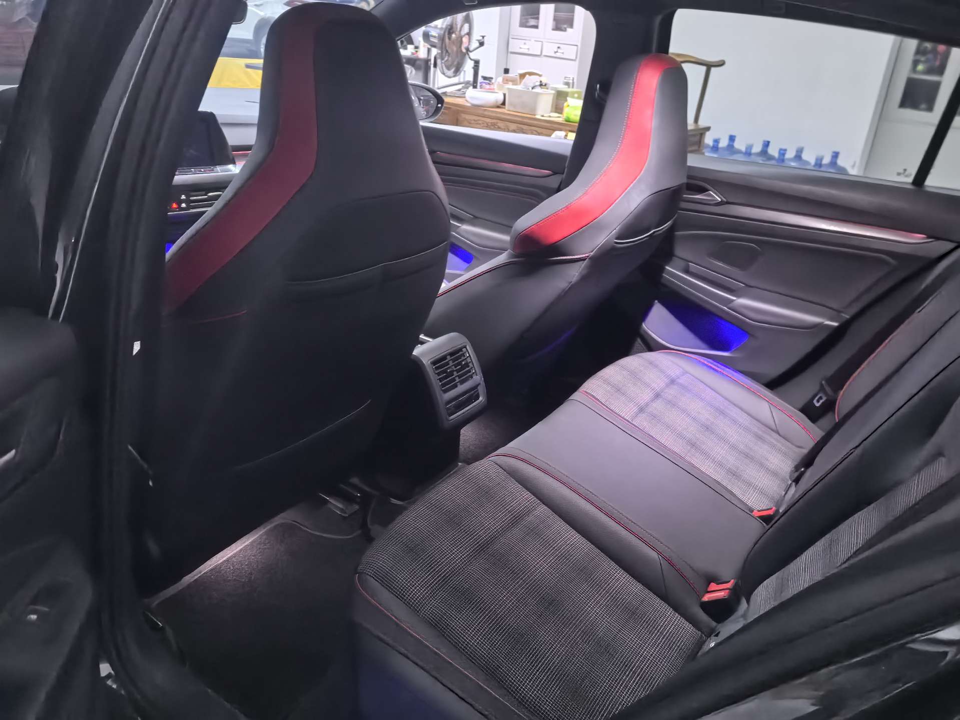 Volkswagen GolfGTI 2022 imagem de carro #3