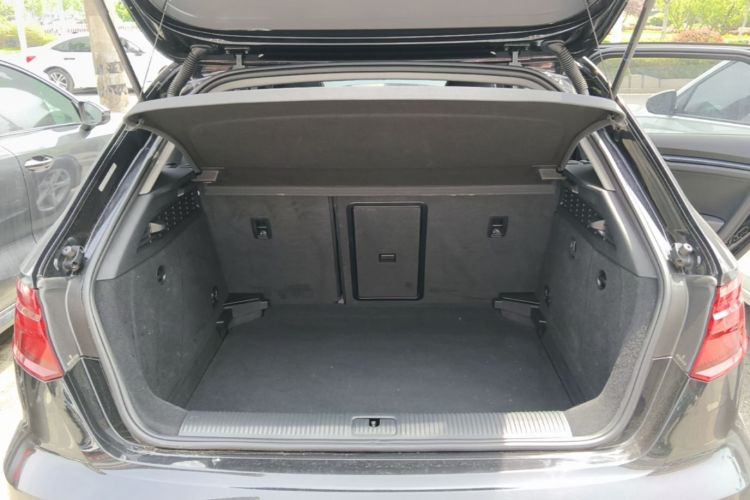 Audi A3 2019 car image #19