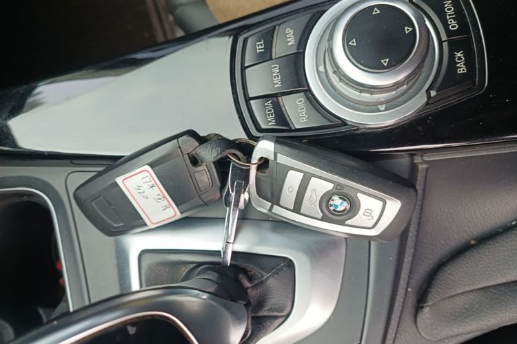 BMW 3 Series 2017 #9 BMW 3 Series 2017 car image #9