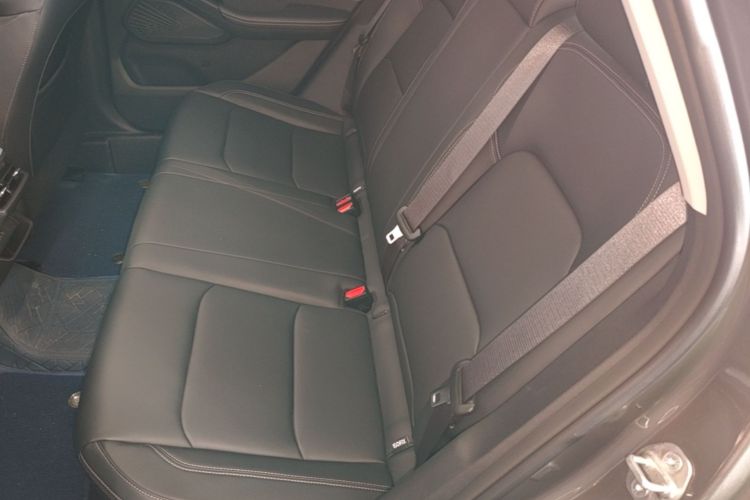 GEELY Emgrand 2025 car image #17