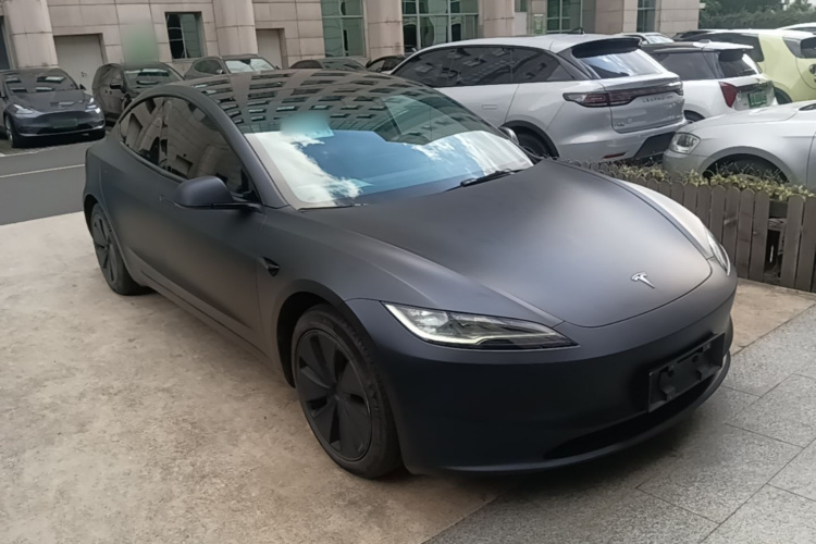 Tesla Model 3 2023 car image #4