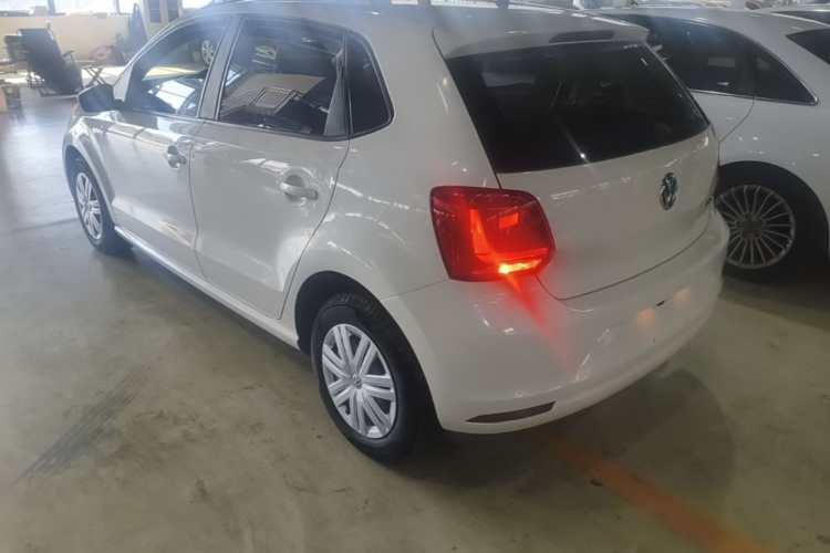 Volkswagen Polo 2017 car image #5