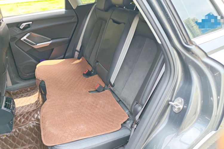 Audi Q3 2020 car image #19