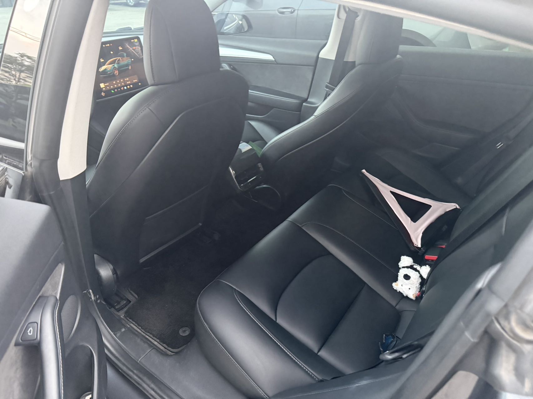Tesla Model 3 2023 car image #4