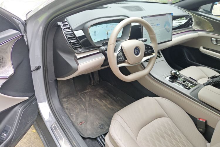 BYD Han 2025 car image #16