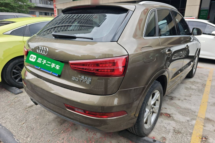 Audi Q3 2019 car image #7