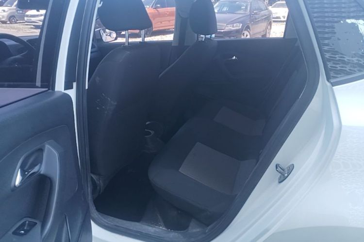 Volkswagen Polo 2019 car image #19