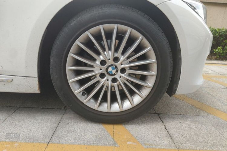 BMW 3 Series 2015 car image #9