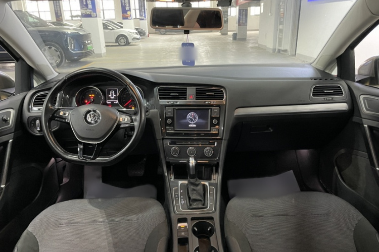 Volkswagen Golf 2018 #10 Volkswagen Golf 2018 car image #10