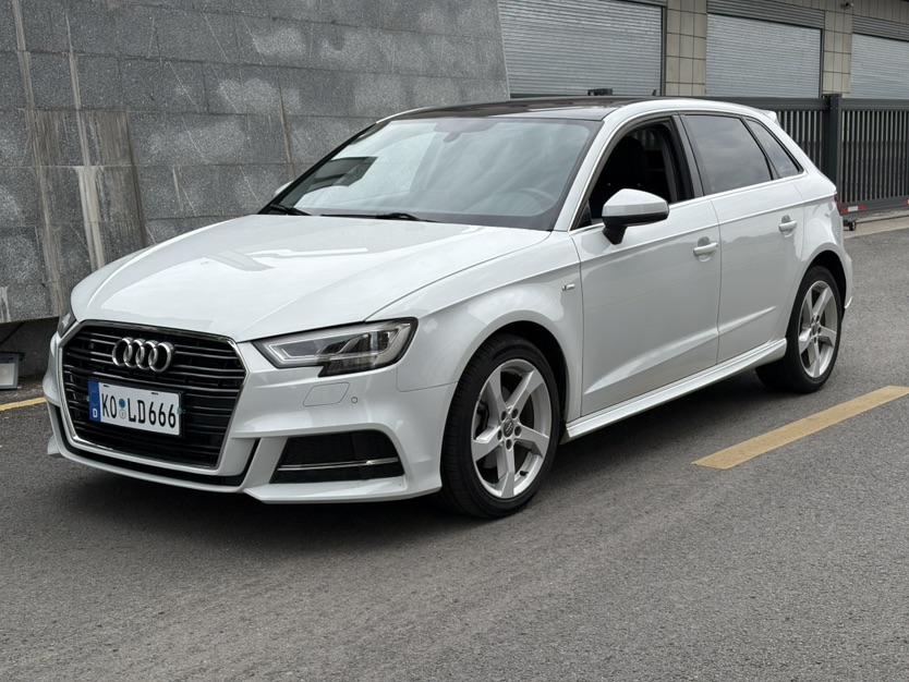 Audi A3 2019 car image #3