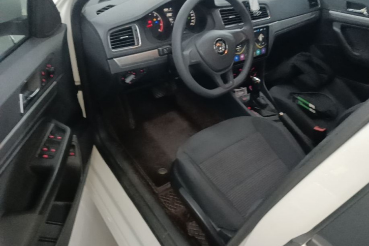 Volkswagen Lavida 2018 car image #16