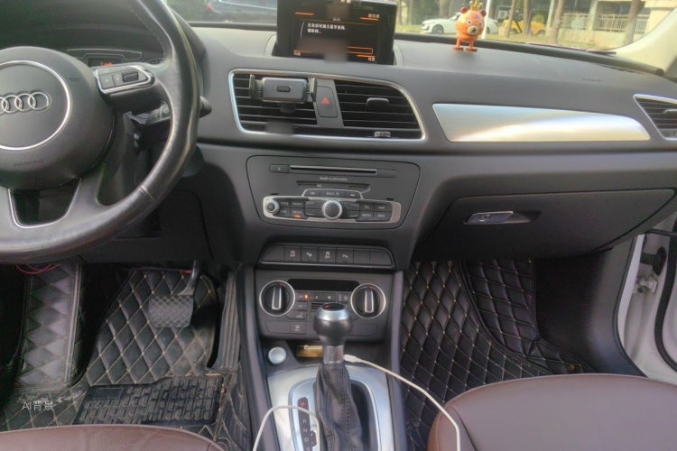Audi Q3 2016 #11 Audi Q3 2016 car image #11