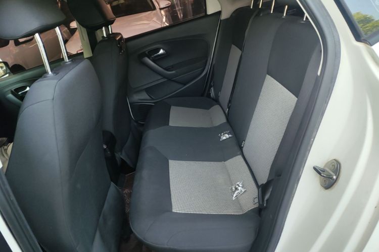 Volkswagen Polo 2019 car image #17