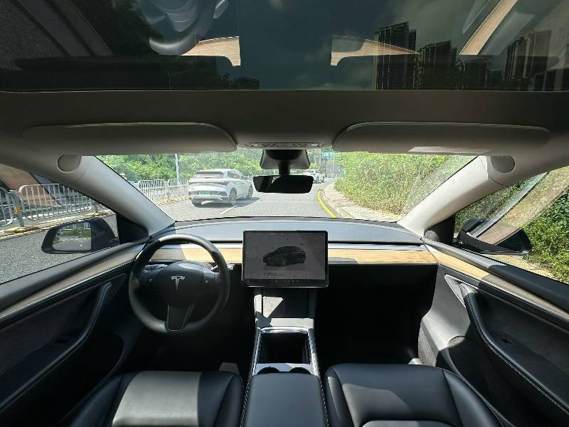 Tesla Model Y 2022 #6 Tesla Model Y 2022 car image #6