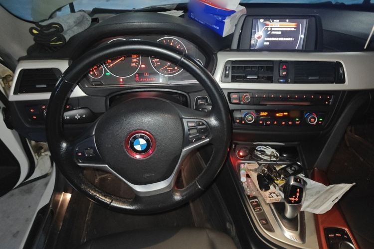 BMW 3 Series 2015 car image #15
