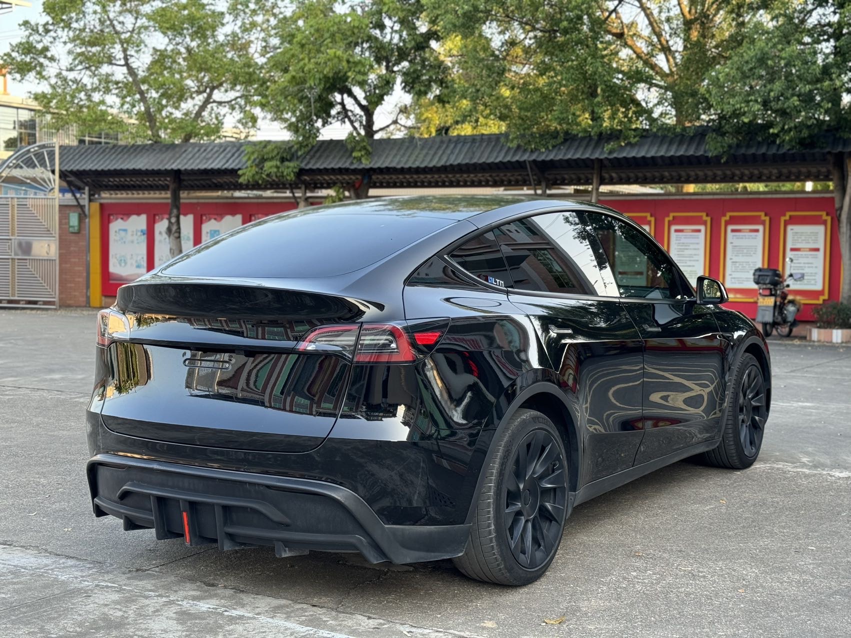 Tesla Model Y 2021 #7 Tesla Model Y 2021 car image #7