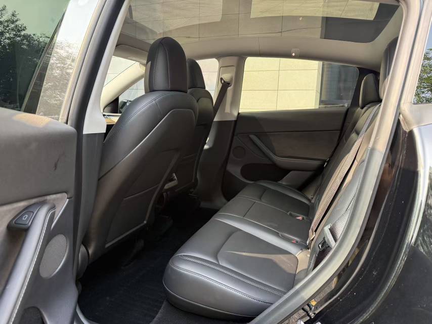 Tesla Model Y 2022 car image #8