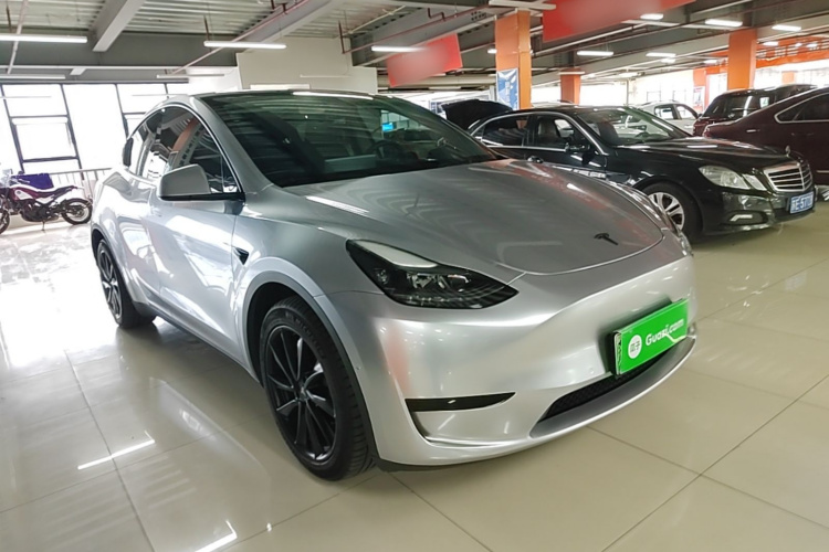 Tesla Model Y 2022 car image #4