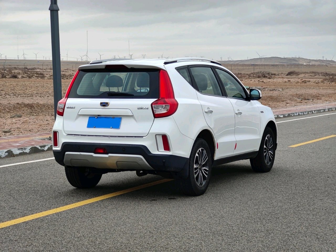 GEELY Vision X6 2017 изображение автомобиля #6