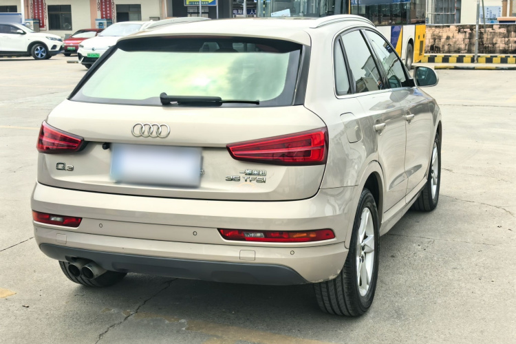 Audi Q3 2017 immagine di auto #9