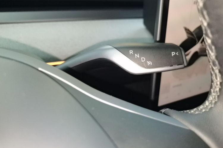 Tesla Model Y 2024 car image #14