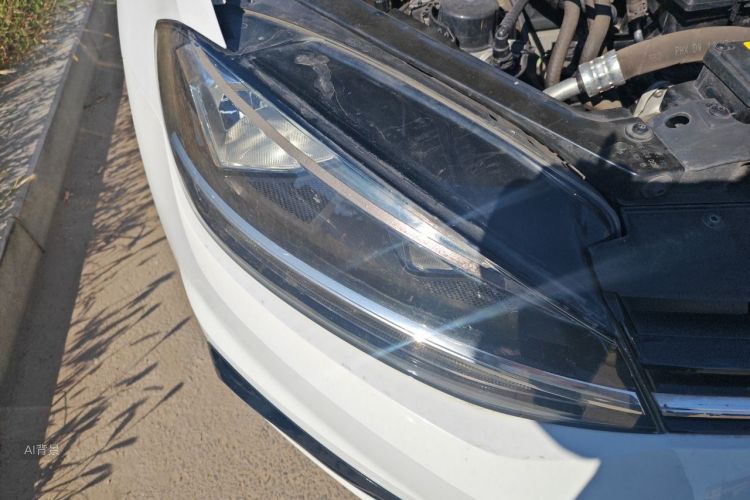 Volkswagen Golf 2021 car image #8