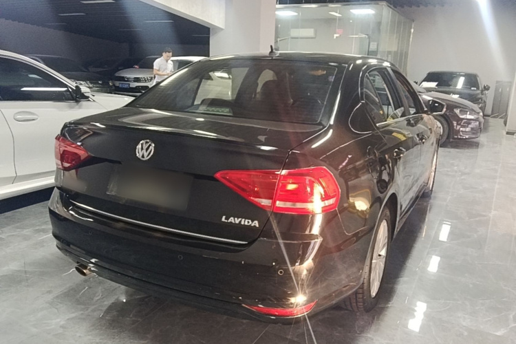 Volkswagen Lavida 2017 car image #5