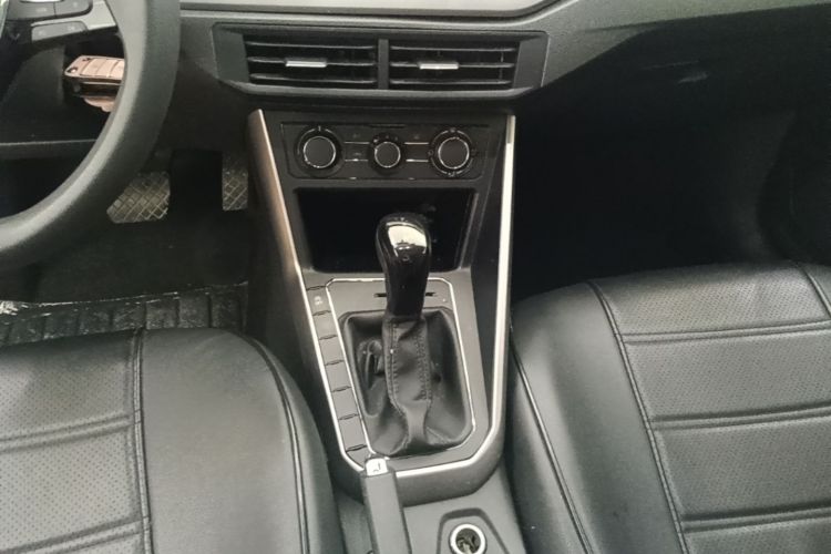 Volkswagen Polo 2020 car image #14