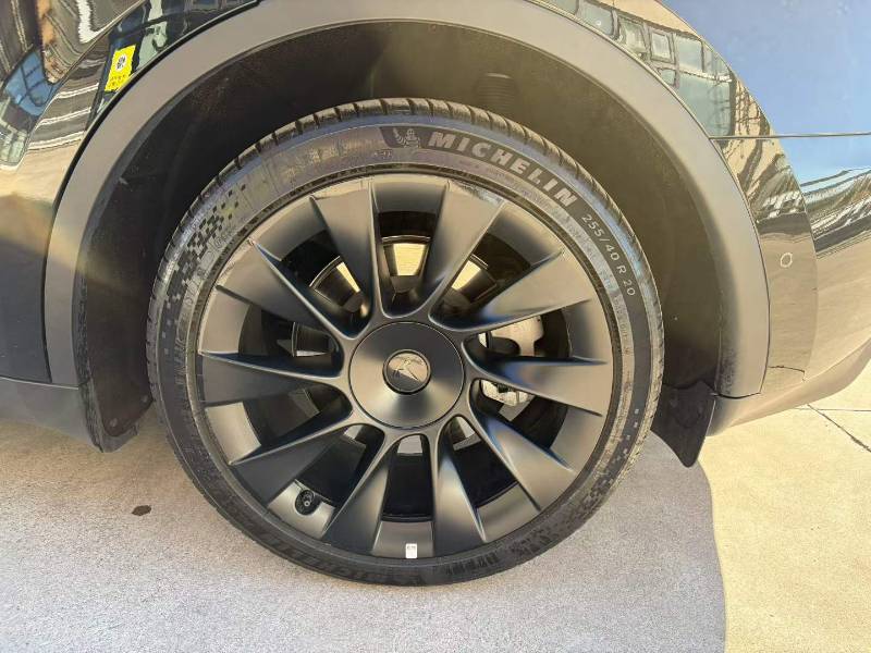 Tesla Model Y 2024 car image #7