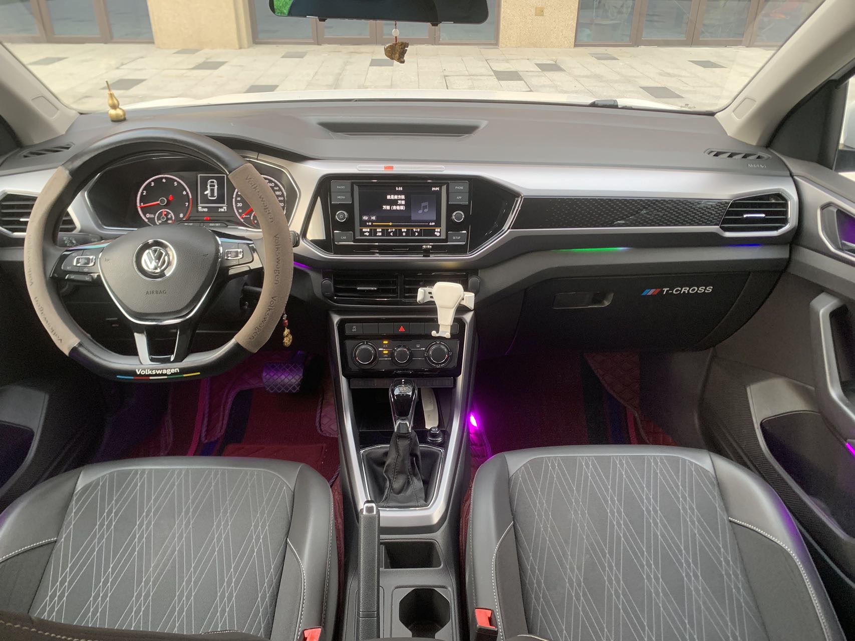 Volkswagen T-Cross 2020 #8 Volkswagen T-Cross 2020 car image #8