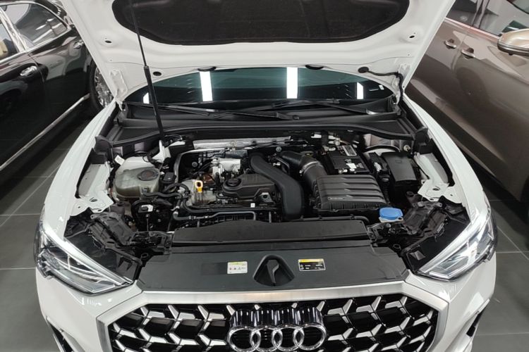 Audi Q3 2023 immagine di auto #20