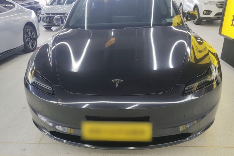 Tesla Model 3 2023 car image #3