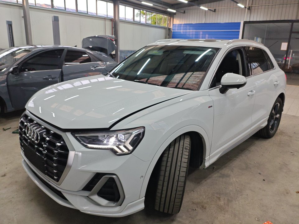 Audi Q3 2023 Audi Q3 2023 car image