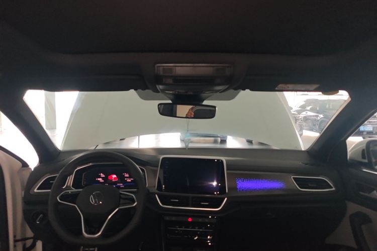 Volkswagen T-Roc 2025 immagine di auto #18