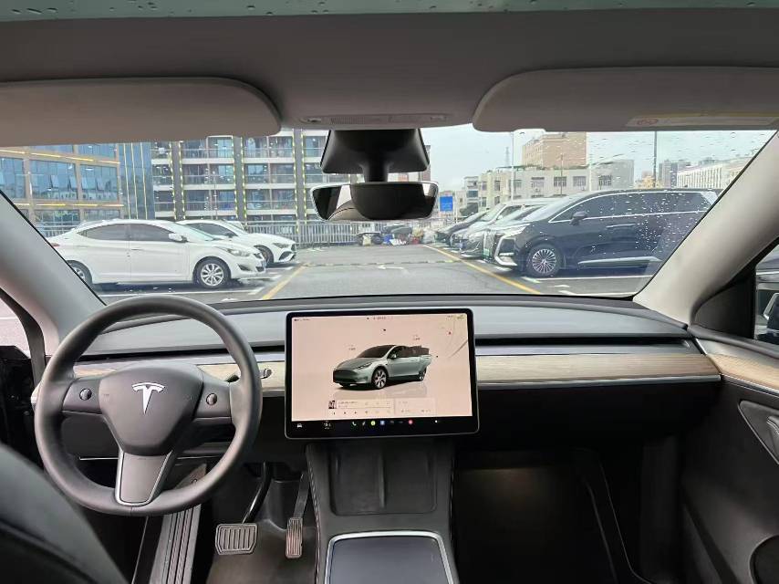 Tesla Model Y 2023 #7 Tesla Model Y 2023 car image #7