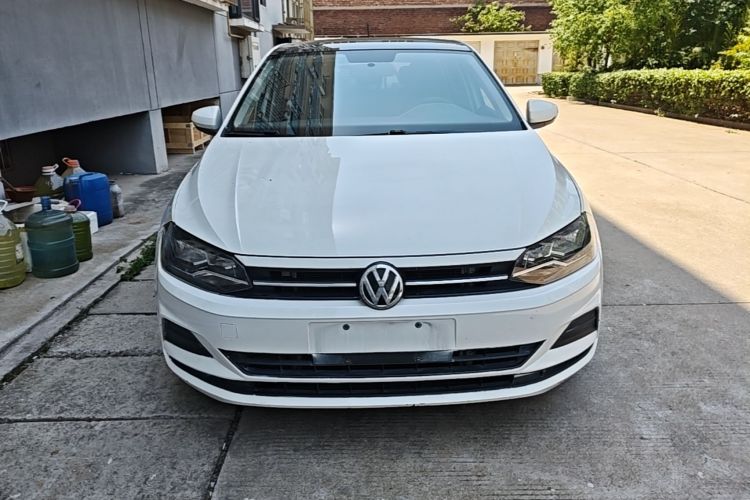 Volkswagen Polo 2020 car image #3