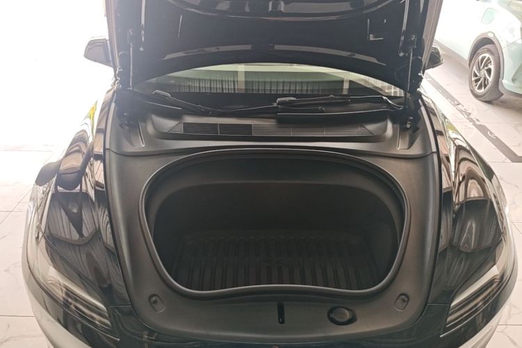 Tesla Model 3 2023 car image #20